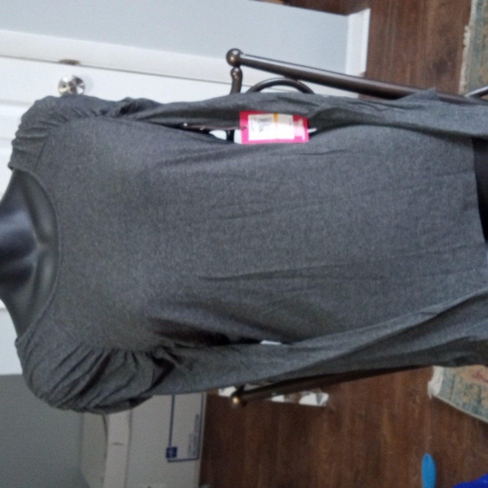 {$15 BUNDLED} New VINCE CAMUTO Gray Scrunched Shoulder Long Sleeve Blouse
